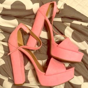 Pink pumps